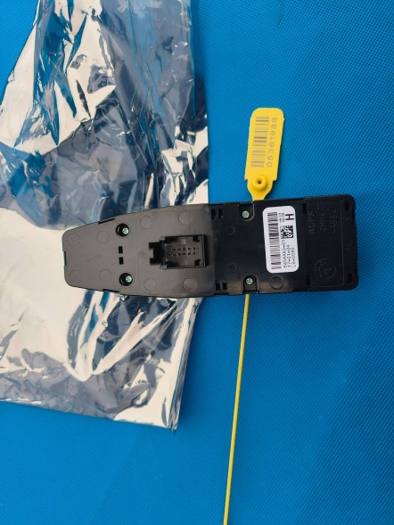 BMW OE QUA9436 Перемикач панелі керування дзеркал BMW G30 G31 F90 G01 G02 5A5AAA3