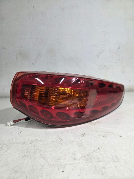 Infiniti OE infiniti qx70 lampa tylna prawa Infiniti QX70 QX 70 3.0 дизельна задня лампа права