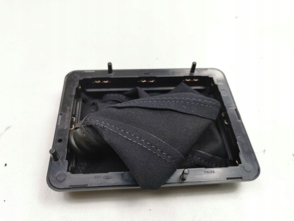 Ford OE Кришка важеля КПП Ford Fiesta 1989-1996 (CX) OE 6827184
