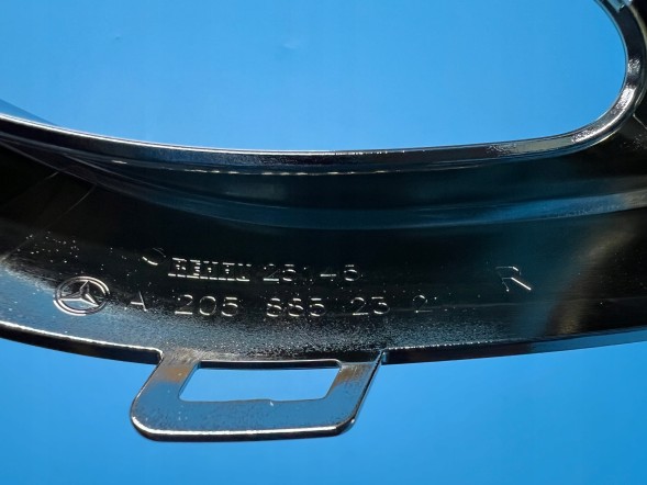 Mercedes-Benz OE 2058852321, A2058852321, A-205-885-23-21 НОВА ОРИГІНАЛЬНА ПРАВА ПЛАНКА ХРОМ НАКОНЕЧНИК ВИХЛОПУ MERCEDES A2058852321 R