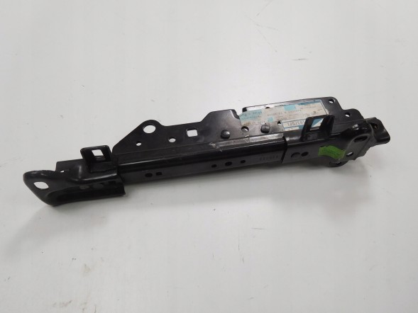 Ford OE Кронштейн, планка переднього сидіння Ford Fiesta 1995-2002 OE 1037571