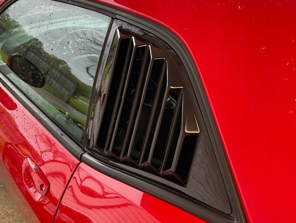 Китай 000-CHALL-QWLGB Жалюзі / Накладки на Вікна - Чорний Глянець DODGE CHALLENGER 2008-2023