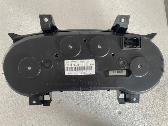 Fiat OE ЛІЧИЛЬНИК ГОДИННИКІВ FIAT GRANDE PUNTO EVO 51917425