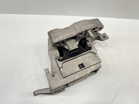 BMW OE 8743621 BMW КОРПУС ДВИГУНА BMW X1 F48/ X2 F39 22118835564