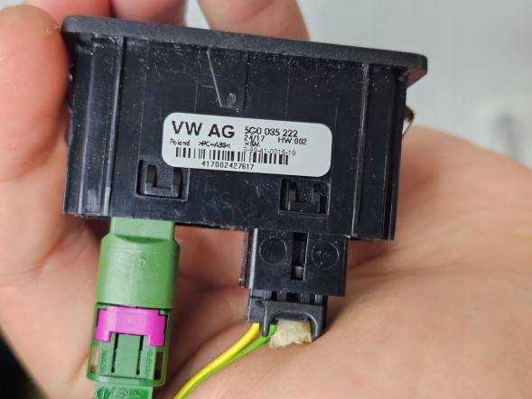 Volkswagen OE 5G0035222E Нова оригінальна роз'ємка usb aux порт oe 5g0035222e