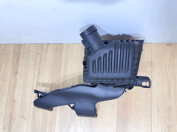 Китай 13717609482 + 13717626564 Корпус повітряного фільтра BMW X1 F48 F39 F45 mini 7609482