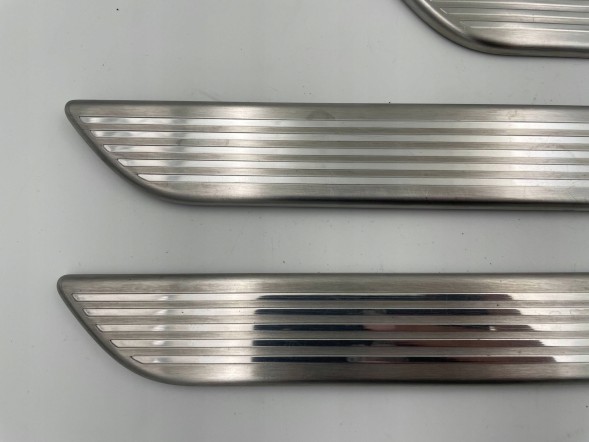 BMW OE MRKA MRKA BMW X6 E71 E70 LISTWY OZDOBNE M PAKIET 7205265 BMW X6 E71 E70 ДЕКОРАТИВНІ ПЛАНКИ М ПАКЕТ 7205265