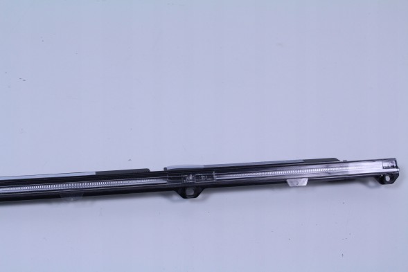 Mercedes-Benz OE НАКЛАДКА ПОРОГА З ПІДСВІТКОЮ MERCEDES W166 A1669060901