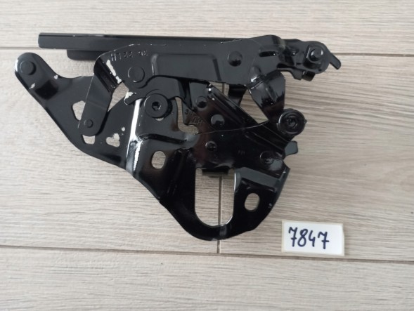 Audi OE AUDI A6 C8 ПЕТЛЯ КАПОТА 4K0823301B