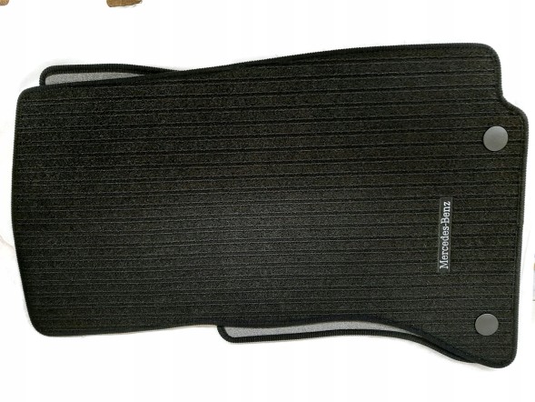 Mercedes-Benz OE НАБІР Килимків MERCEDES A2066803602 A2066803002
