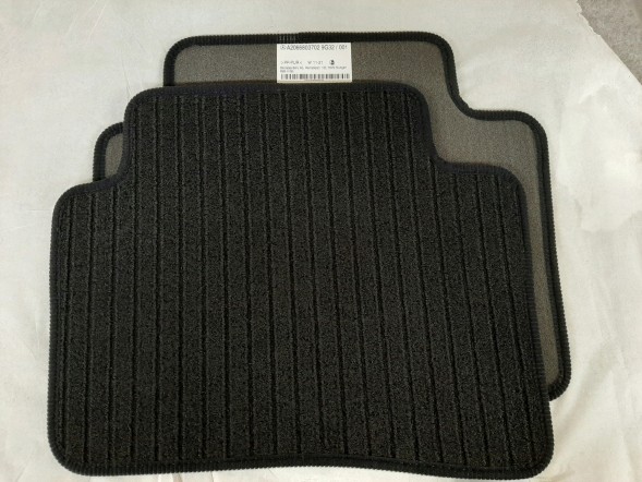 Mercedes-Benz OE НАБІР Килимків MERCEDES A2066803602 A2066803002
