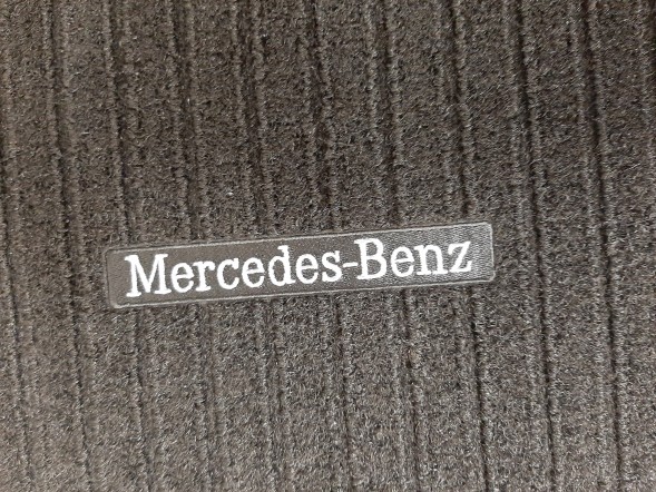 Mercedes-Benz OE НАБІР Килимків MERCEDES A2066803602 A2066803002