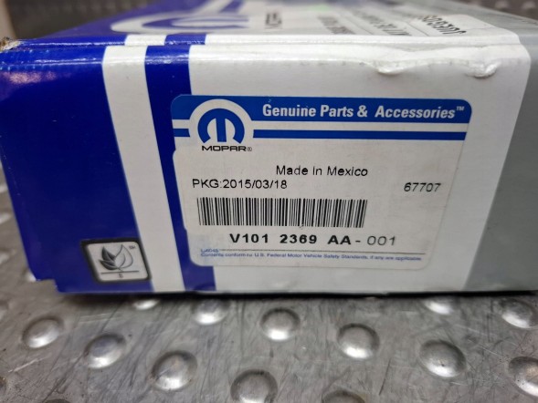 Dodge OE V1012369AA Гальмівні колодки передні v1012369aa jeep grand cherokee dodge durango 11- oe