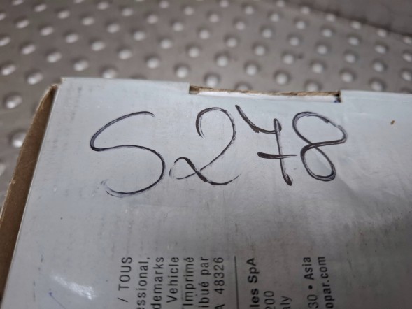 Dodge OE V1012369AA Гальмівні колодки передні v1012369aa jeep grand cherokee dodge durango 11- oe