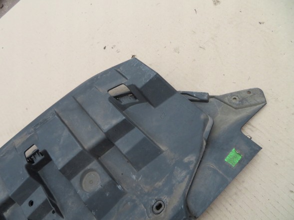 Volkswagen OE ЕЛЕМЕНТ ЗАКРИВАННЯ ПЕРЕДНЬОГО БАМПЕРА SUPERB ORIGINAL 3V0807611A