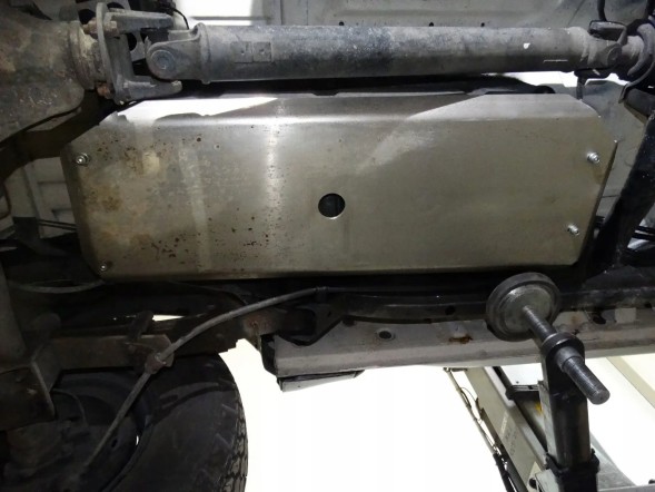 Fabryka4X4 OMC АЛЮМІНІЄВА КРИШКА ПАЛИВНОГО БАКА MITSUBISHI L200 (2006-2010)
