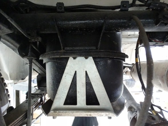 Fabryka4X4 OMC АЛЮМІНІЄВА КРИШКА ПАЛИВНОГО БАКА MITSUBISHI L200 (2006-2010)