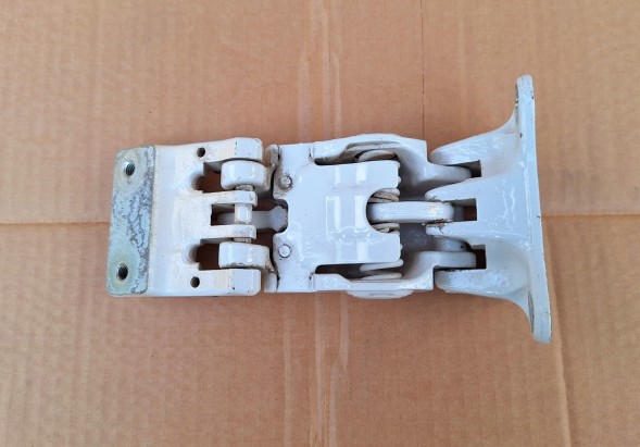 Iveco OE 5801528686 07123981 Iveco Daily петля дверей задня нижня 5801528686 оригінал