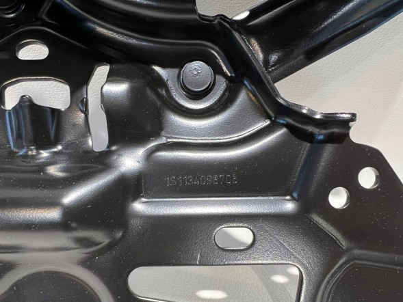 BMW OE BMW 9883418 ШАРНІР КАПОТА ПРАВИЙ BMW X1 U11 U12 X2 U10 9883418