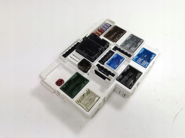 Peugeot OE 1697856880 Б/у блок запобіжників peugeot 308 t10 2022 03234-21-12227 1697856880