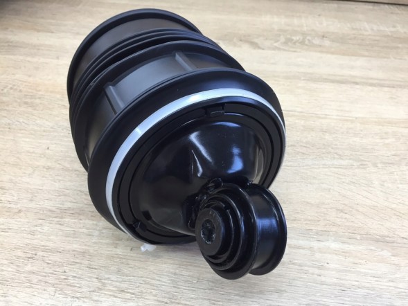 Maxpeedingrods A2113200725 2113200725 Втулка сильфонної подушки ліва задня для CLS Coupe W219 C219 E Sedan Kombi W211
