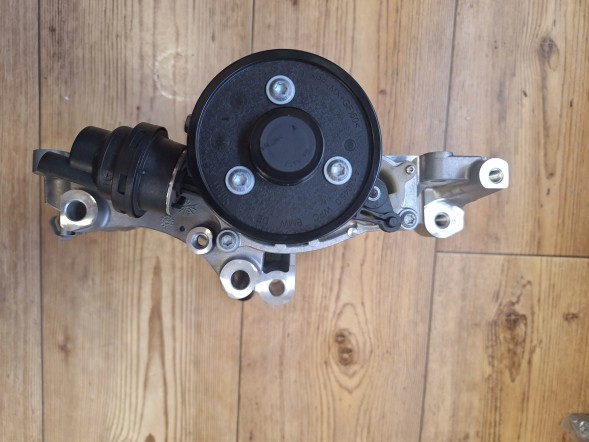 BMW OE 11518591718 8591718 11512805718 2805718 Bmw g42 g01 g20 g30 g02 g05 g26 b47 водяний насос основа