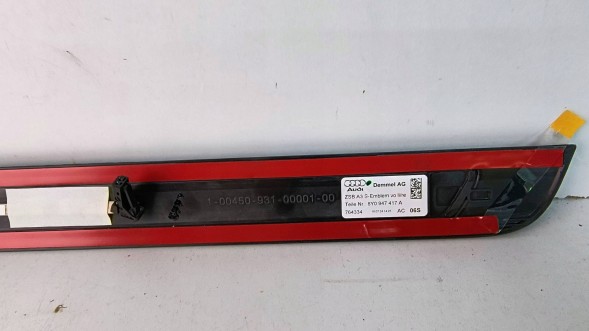 Audi OE 8Y0474179 НАКЛАДКА НА ПОРОГИ З LED ПІДСВІТКОЮ AUDI A3 8Y S-LINE 20-