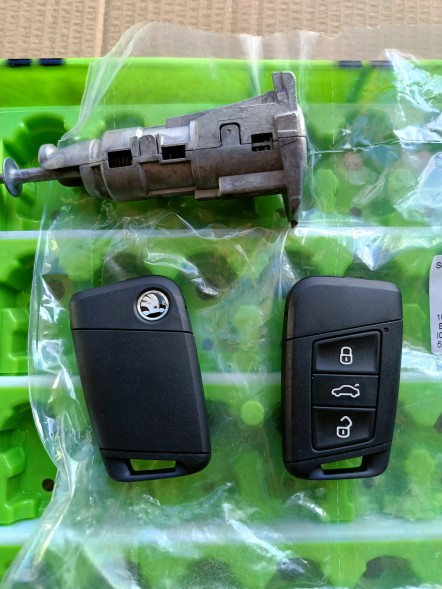 Skoda OE Комплект ключів Skoda Superb 3V1800375AE
