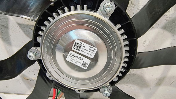 Skoda OE M0111857 ВЕНТИЛЯТОР ОХОЛОДЖЕННЯ РАДІАТОРА SKODA KODIAQ LIFT OCTAVIA IV 4 (2019-)