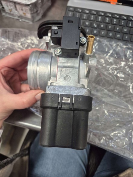 Hella 8UK 007 623-191 Hella 8uk 007 623-191 корпус дросельної заслінки