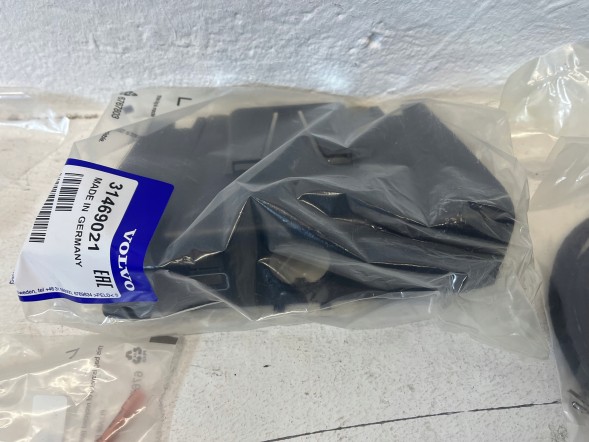 Volvo OE 32207899 Комплект інтеграції смартфона VOLVO XC40 Ex40 USB CARPLAY 18"