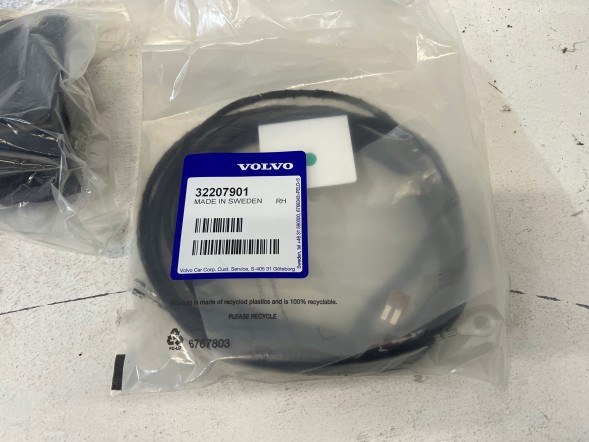 Volvo OE 32207899 Комплект інтеграції смартфона VOLVO XC40 Ex40 USB CARPLAY 18"
