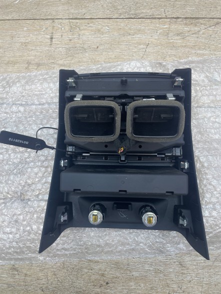BMW OE 9377080 , 9357865 , 9 377 080 , 9 357 865 , 51169377080 , 5116 9377080 , 5116 9 377 080 , 51 16 9 377 080 BMW 5 G30 G31 ПРИПЛИВНА РЕШІТКА ЗАДНЯ 9377080 9357865