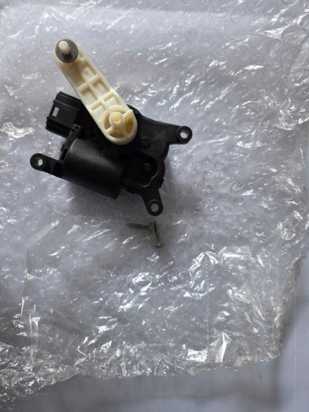Land Rover OE Б/у двигун заслінки обігрівача RANGE ROVER VELAR L560 LR093013