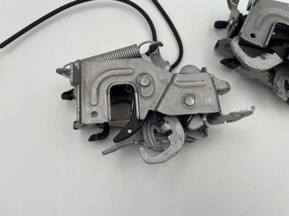 BMW OE BMW F40 F44 G20 G21 G80 G22 G23 ZAMEK PIROTECHNICZNY MASKI LEWY PRAWY KOMPLET ORYGINAŁ 7468349 7468350 Піротехнічний замок капота BMW OE лівий правий F40 G20