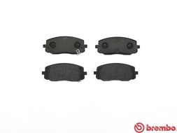 P30032 BREMBO Комплект гальмівних колодок з 4 шт дисків