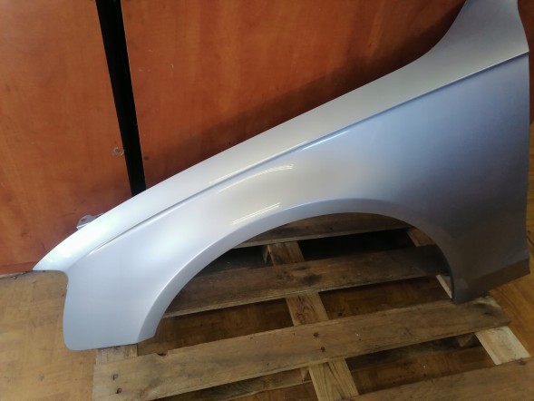 Polcar BLOTNIK LEWY PRZÓD AUDI A4 B8 LY7W БРИЗКОВИК ЛІВИЙ ПЕРЕДНІЙ AUDI A4 B8 ПЕРЕДЛІФТ LY7W