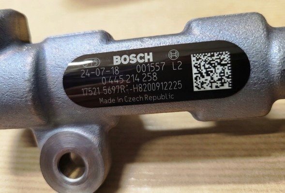 Renault OE 175215697R трубка розподільника, паливо