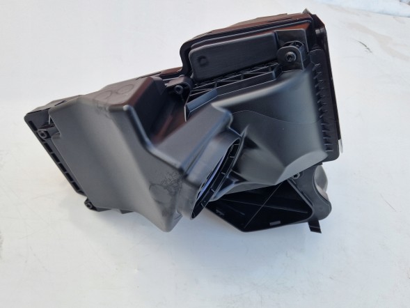 Volkswagen OE OBUDOWA FILTRA POWIETRZA AUDI A4 B8 A5 LIFT 1.8-2.0 TFSI КОРПУС ПОВІТРЯНОГО ФІЛЬТРА AUDI A4 B8 A5 LIFT 1.8 - 2.0 TFSI 8R0133837S