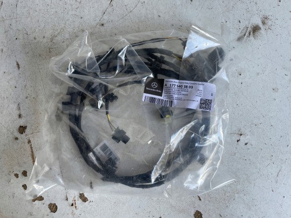 Mercedes-Benz OE A1775403803 mb/AK Mercedes A-Class W177 установка PDC бампера переднього А1775403803