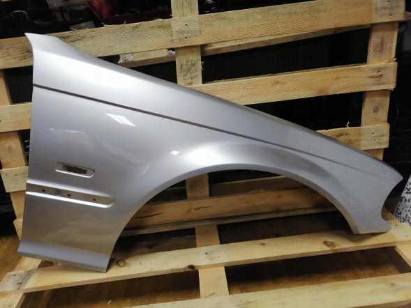 Polcar BŁOTNIK PRAWY PRZÓD BMW E46 PRZEDLIFT 354 SEDAN KOMBI 1998-2001 БРИЗКОВИК ПРАВИЙ ПЕРЕДНІЙ BMW E46 ПЕРЕДЛІФТ 354 СЕДАН УНІВЕРСАЛ 1998-2001