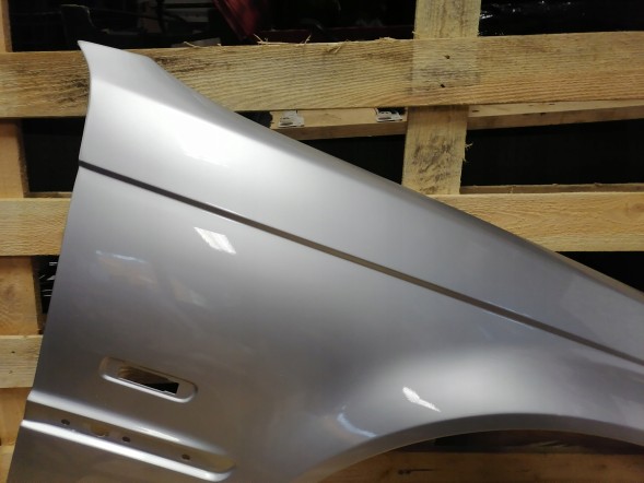 Polcar BŁOTNIK PRAWY PRZÓD BMW E46 PRZEDLIFT 354 SEDAN KOMBI 1998-2001 БРИЗКОВИК ПРАВИЙ ПЕРЕДНІЙ BMW E46 ПЕРЕДЛІФТ 354 СЕДАН УНІВЕРСАЛ 1998-2001