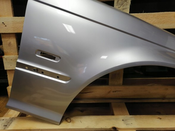 Polcar BŁOTNIK PRAWY PRZÓD BMW E46 PRZEDLIFT 354 SEDAN KOMBI 1998-2001 БРИЗКОВИК ПРАВИЙ ПЕРЕДНІЙ BMW E46 ПЕРЕДЛІФТ 354 СЕДАН УНІВЕРСАЛ 1998-2001