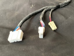 Tesla Ремені дверей багажника Tesla S задні праві 1004428-00-R НОВИНКА