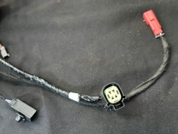 Tesla Ремені дверей багажника Tesla S задні праві 1004428-00-R НОВИНКА