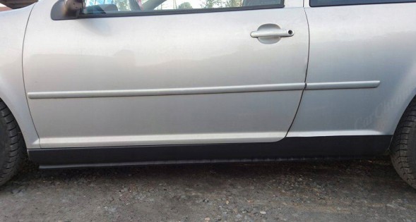 Китай CarChrom-89/4 ПОРОГОВІ НАКЛАДКИ ПЛАНКИ ПОРОГИ ABS ЧОРНІ VW Volkswagen Bora седан 1998-2005