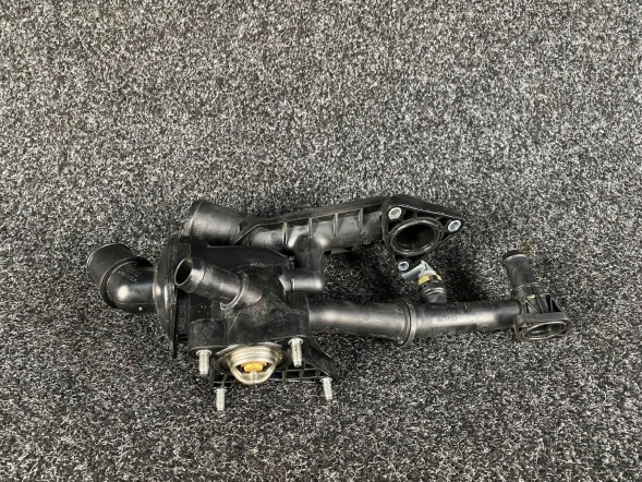 Ford OE КОРПУС ТЕРМОСТАТА FORD FOCUS MK4 L1BG-8575