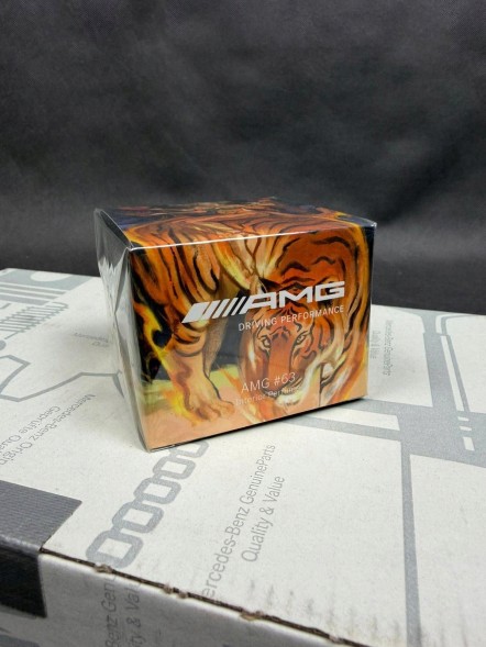 Mercedes-Benz OE A0008995200 PERFUMA #63 AMG ZAPACH SAMOCHODOWY MERCEDES A0008995200 OE W167 W205 W206 W213 W214 W217 W222 W223 W236 W238 W253 W254 W257 W290 W293 АБСОЛЮТНО НОВІ ПАРФУМИ #63 AMG АРОМАТ ДЛЯ АВТОМОБІЛЯ MERCEDES A0008995200 OE