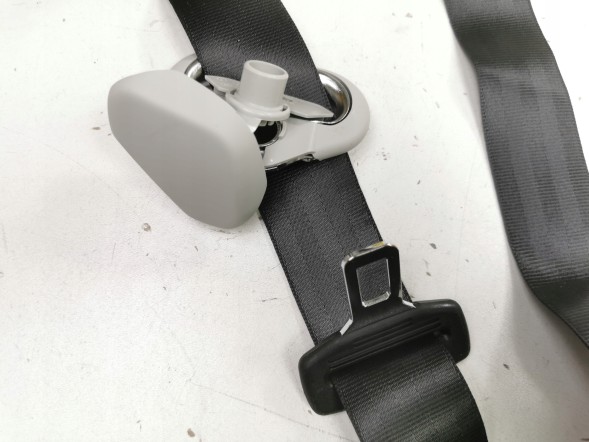 Volkswagen OE Ремінь безпеки передній правий VW Golf 4 2 двері 1J3857706J/HCP