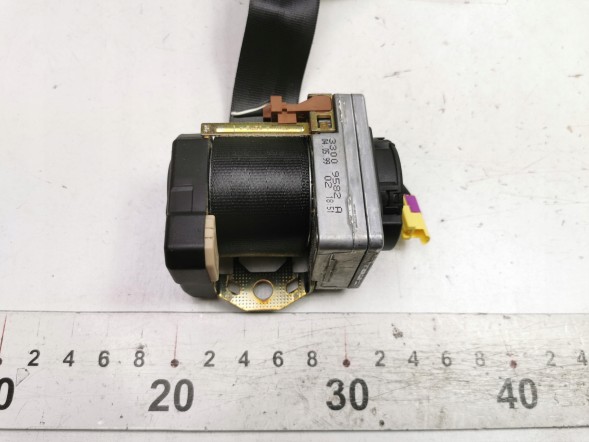Volkswagen OE Ремінь безпеки передній правий VW Golf 4 2 двері 1J3857706J/HCP